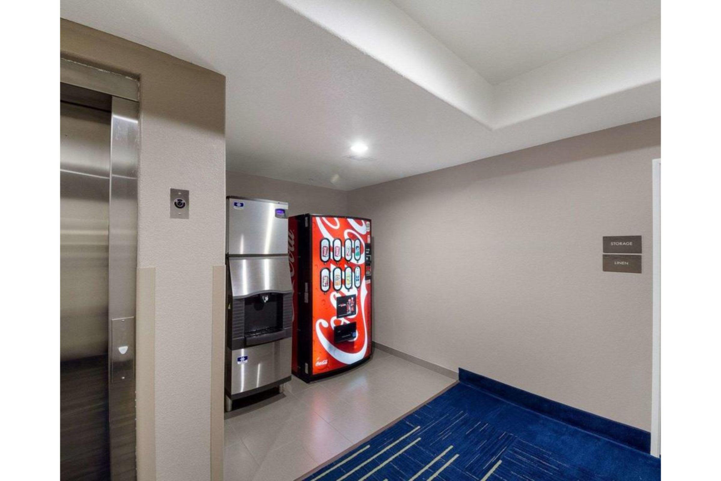 Comfort Inn & Suites Victoria North Esterno foto
