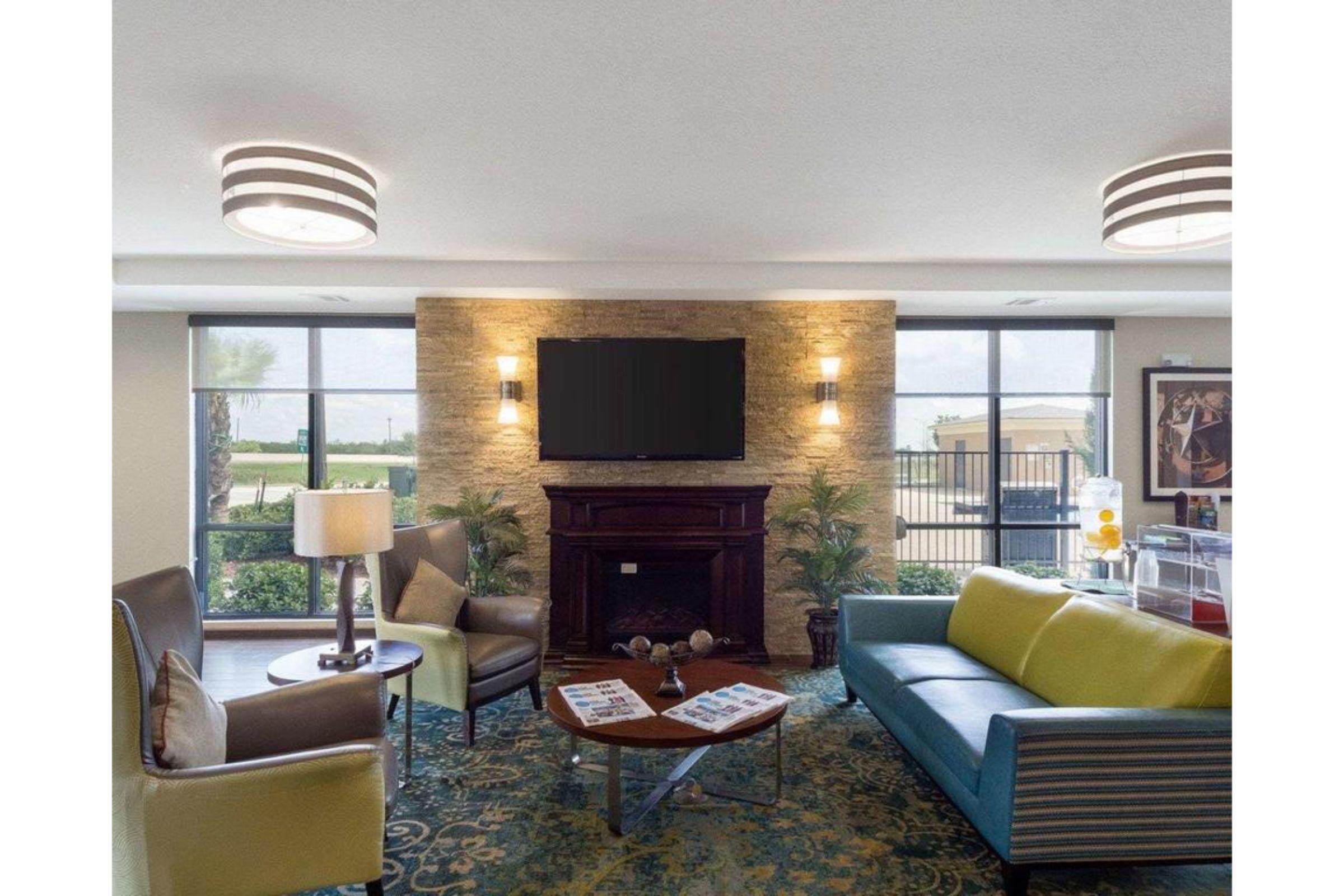 Comfort Inn & Suites Victoria North Esterno foto