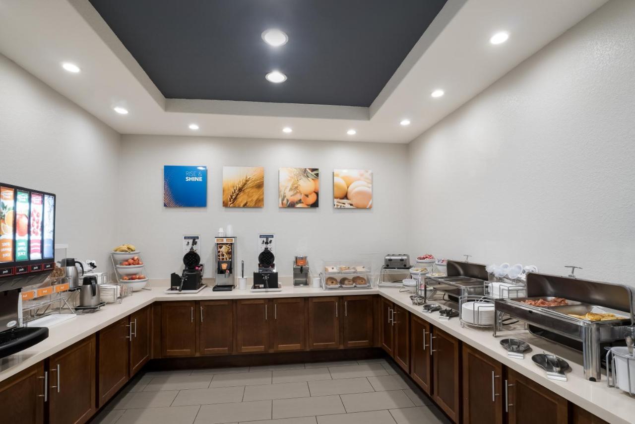 Comfort Inn & Suites Victoria North Esterno foto